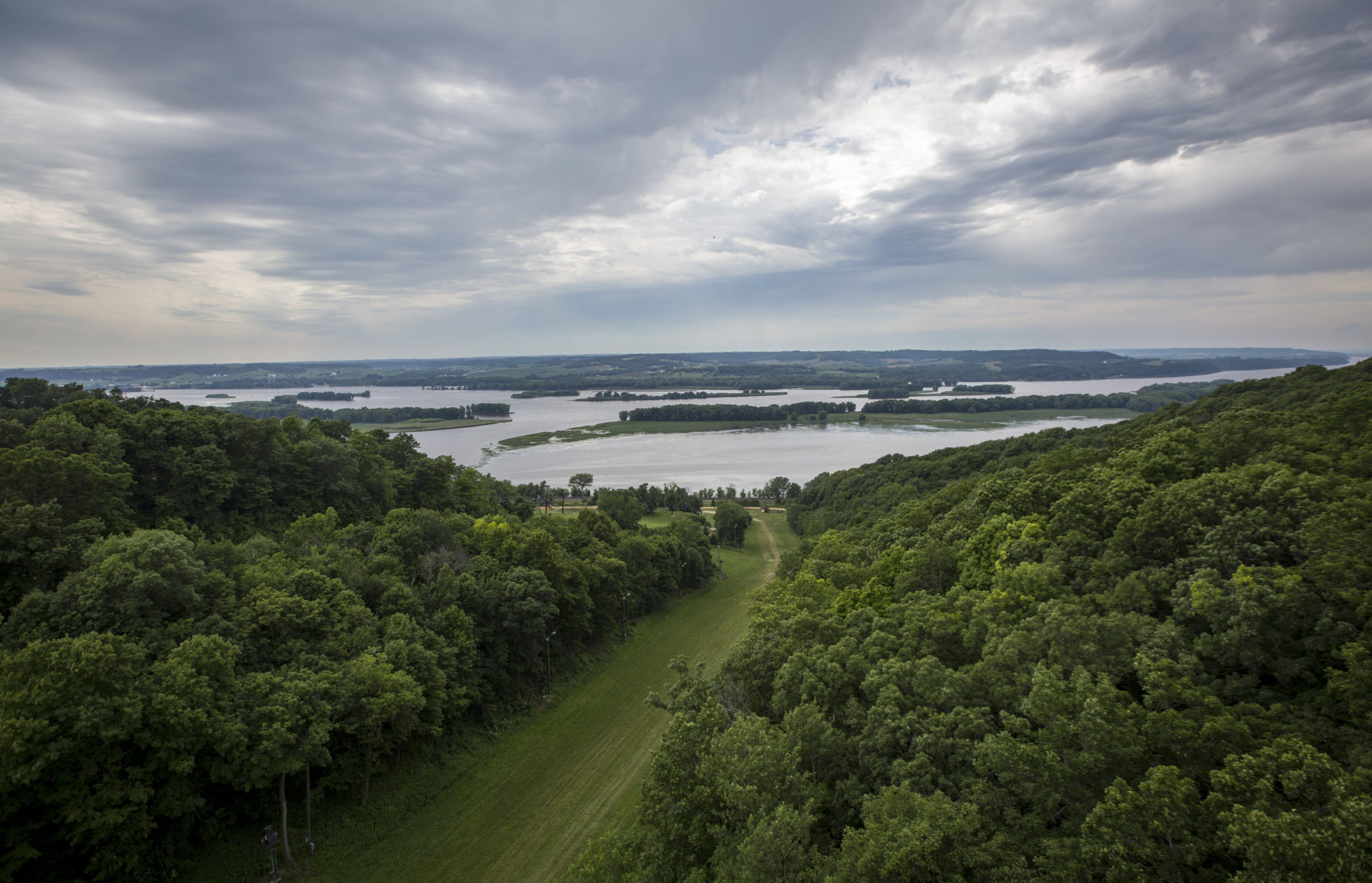 THE GREAT RIVER-0528